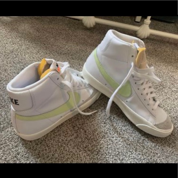 Nike Shoes - Nike Womens Blazers Mid 77 Bolt size 8